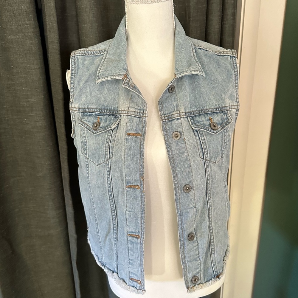 Bullhead denim vest